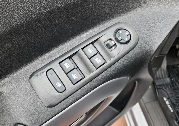 Toyota Proace City Verso cena 77900 przebieg: 77000, rok produkcji 2020 z Międzyrzecz małe 106